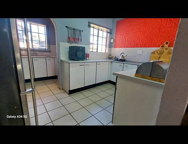 4 BEDROOM HOUSE FOR SALE IN COUNTRY VIEW